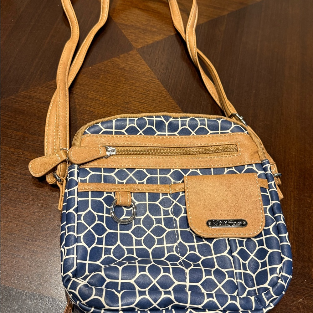 Elegant Tan and Brown Zippered Bag